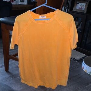 Zenana short sleeve size large slit in the sides